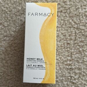 Farmacy Honey milk hydrating essence